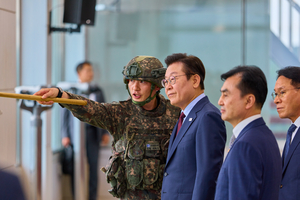 Lee vows to build smart, independent military through defense reform